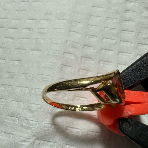 November birthstone- Topaz 14K ring - Picture 4 of 4